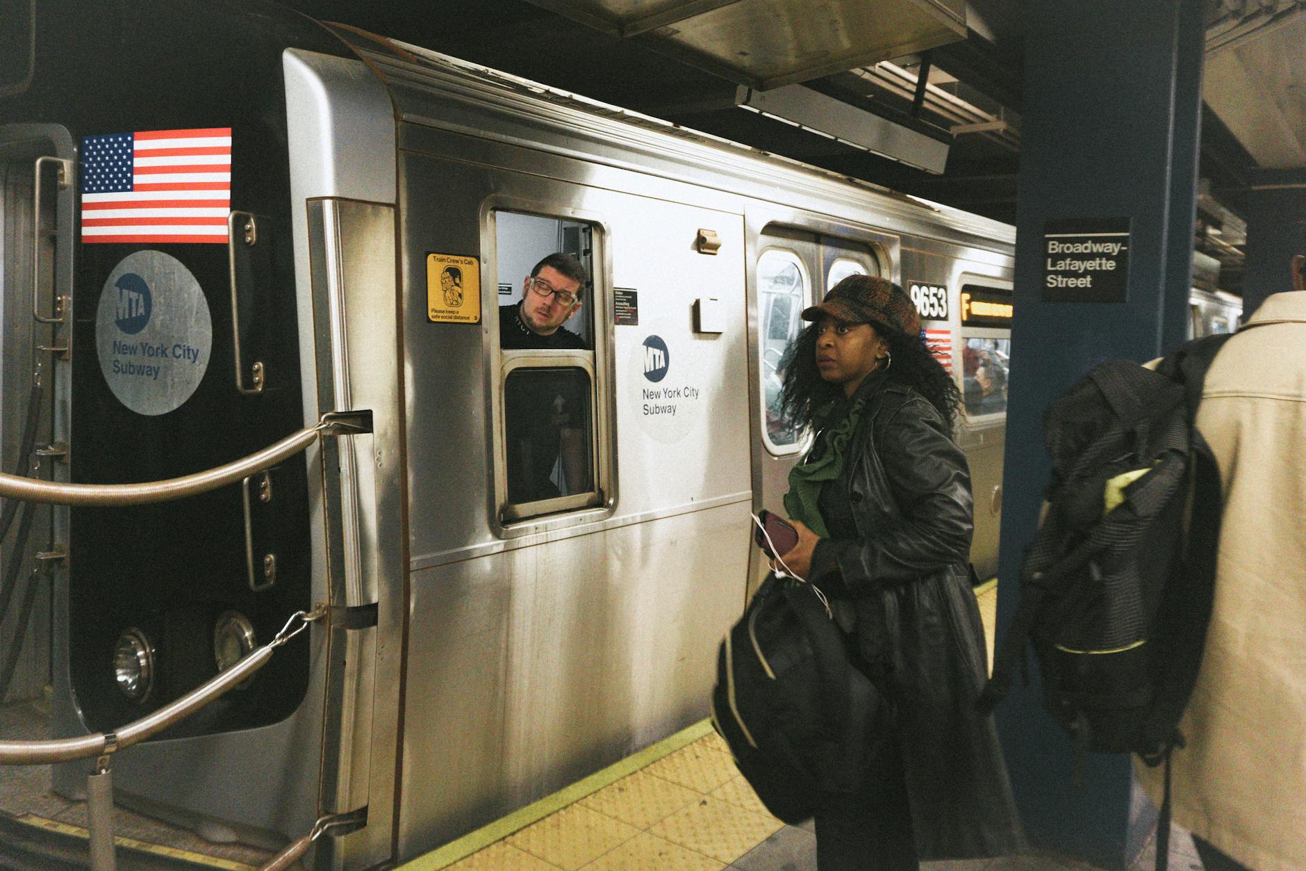 Queens Lawmaker Pushes MTA to Add Elevators to 7 Train Stops